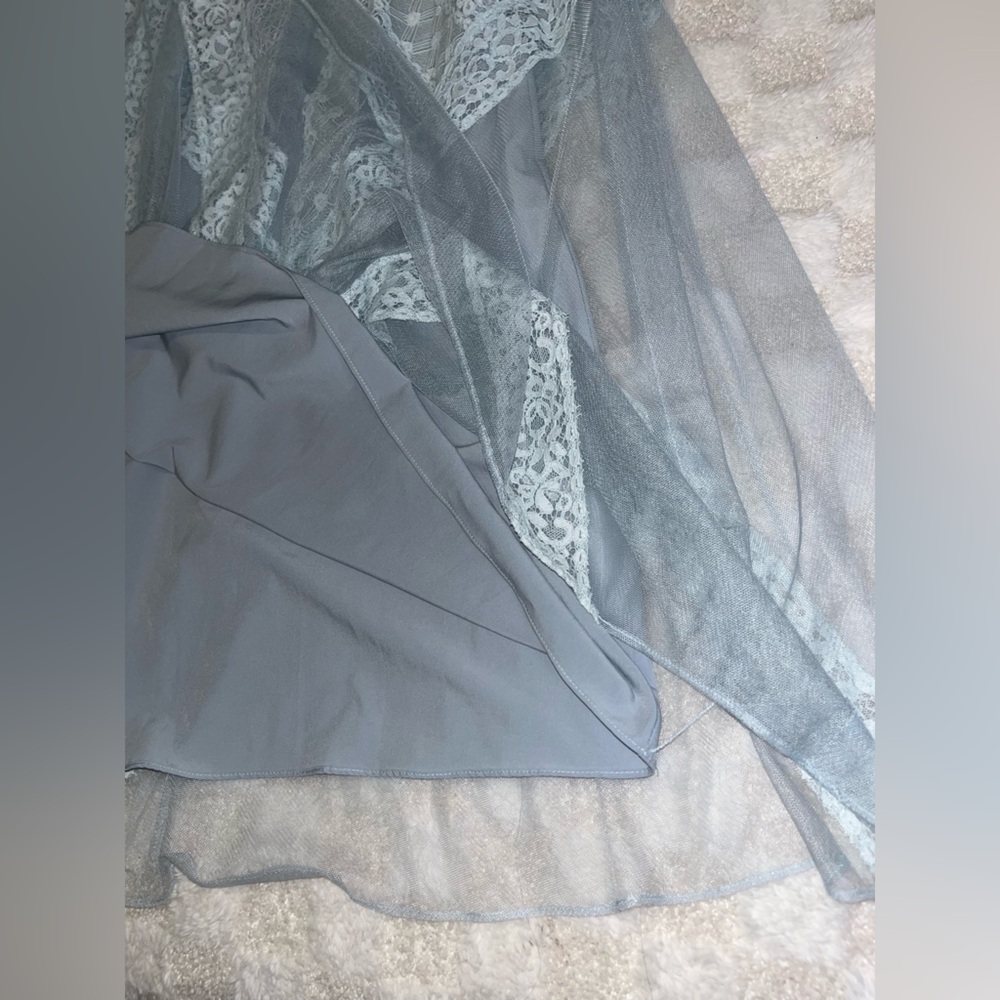 NWT! BCBGMAXAZRIA Raissa Halter Neck Maxi Evening Gown in Haze Combo • Size 12 - Picture 7 of 16